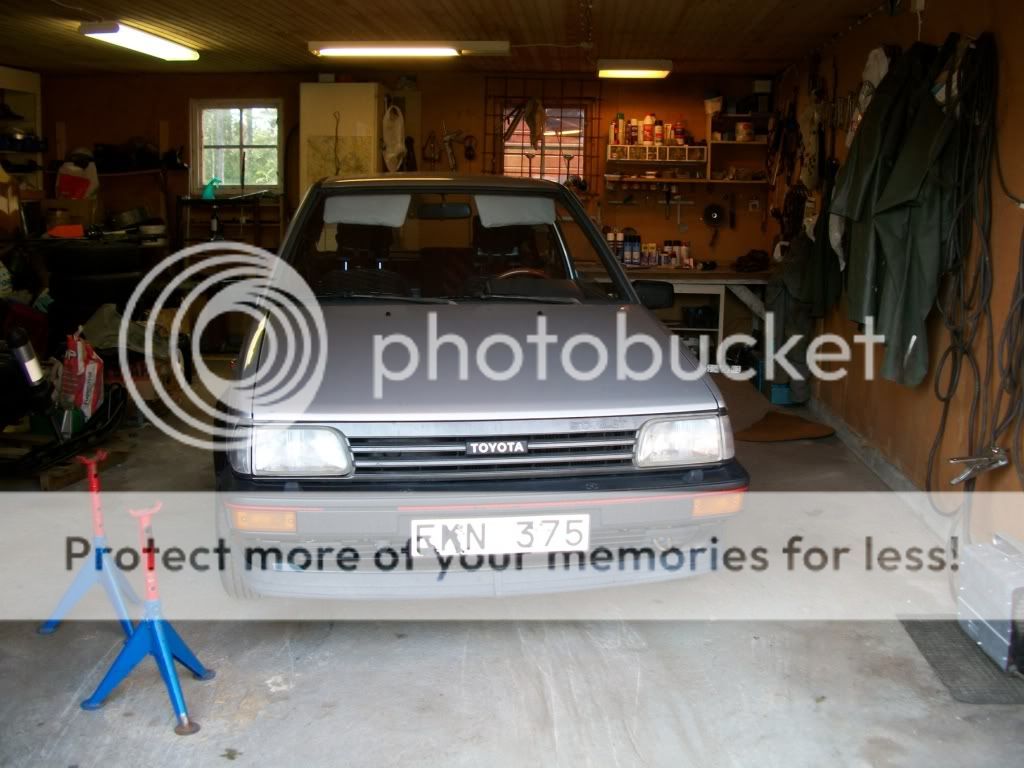 http://i536.photobucket.com/albums/ff329/te_wik/toyota%20starlet/100_0520.jpg