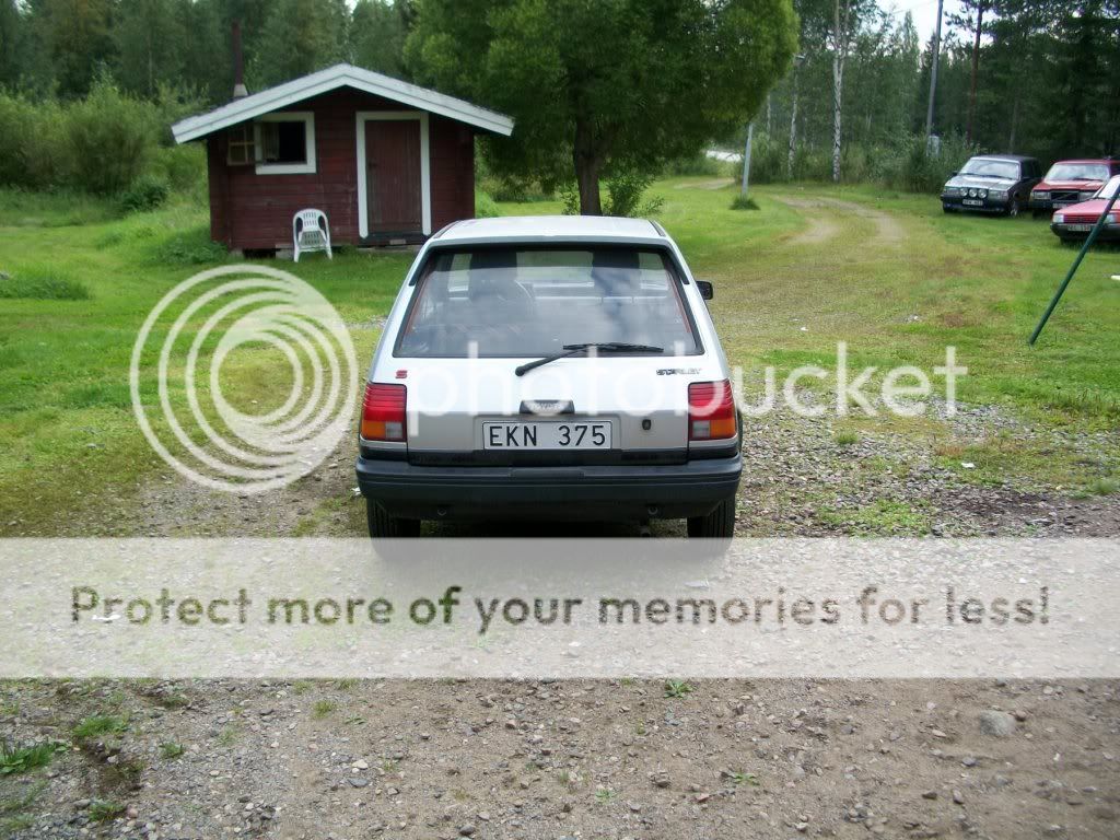 http://i536.photobucket.com/albums/ff329/te_wik/toyota%20starlet/100_0553.jpg