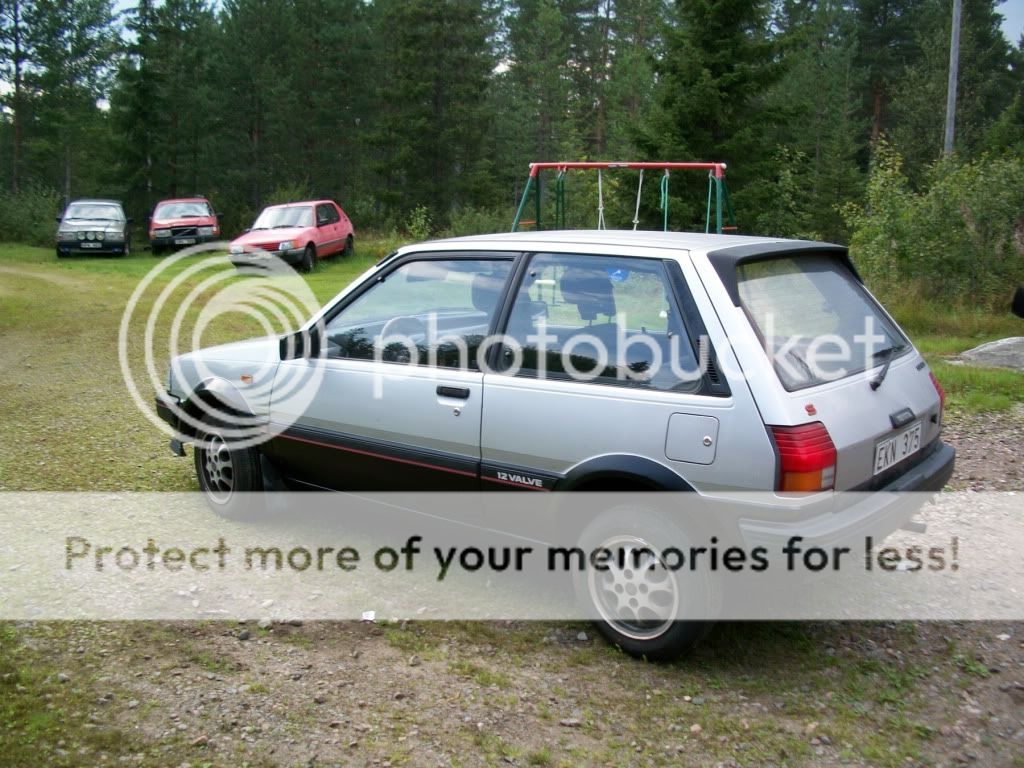 http://i536.photobucket.com/albums/ff329/te_wik/toyota%20starlet/100_0554.jpg