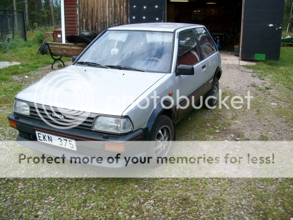 http://i536.photobucket.com/albums/ff329/te_wik/toyota%20starlet/100_0556.jpg