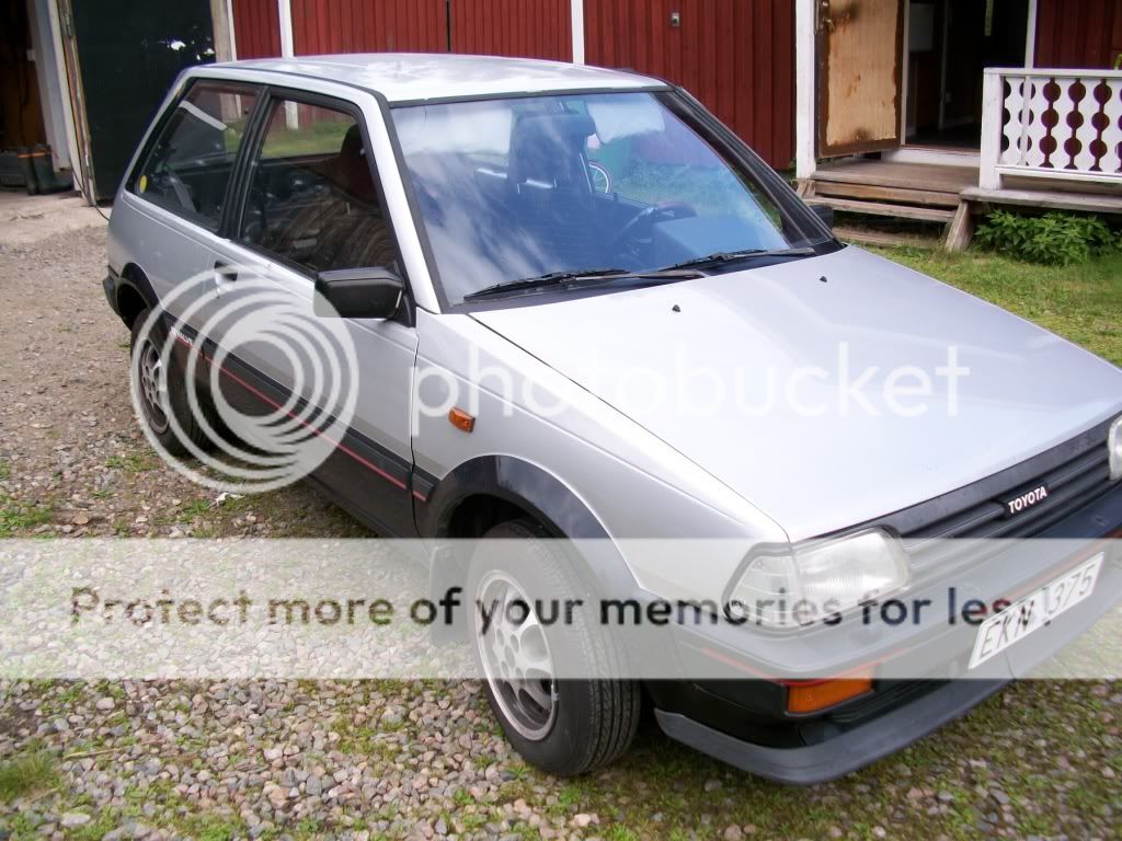 http://i536.photobucket.com/albums/ff329/te_wik/toyota%20starlet/100_0557.jpg